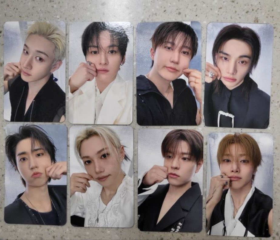tionitionition's tweet photo. 스키즈 포카 양도
런잇 콘서트 굿즈 온라인 특전 볼꼬집 포카
skz run it concert md online photocard

▶️ all 3.0

straykids bangchan changbin leeknow hyunjin han felix seungmin i_n 방찬 창빈 리노 현진 한 필릭스 승민 아이엔 https://t.co/kUpaRDT7Dv
