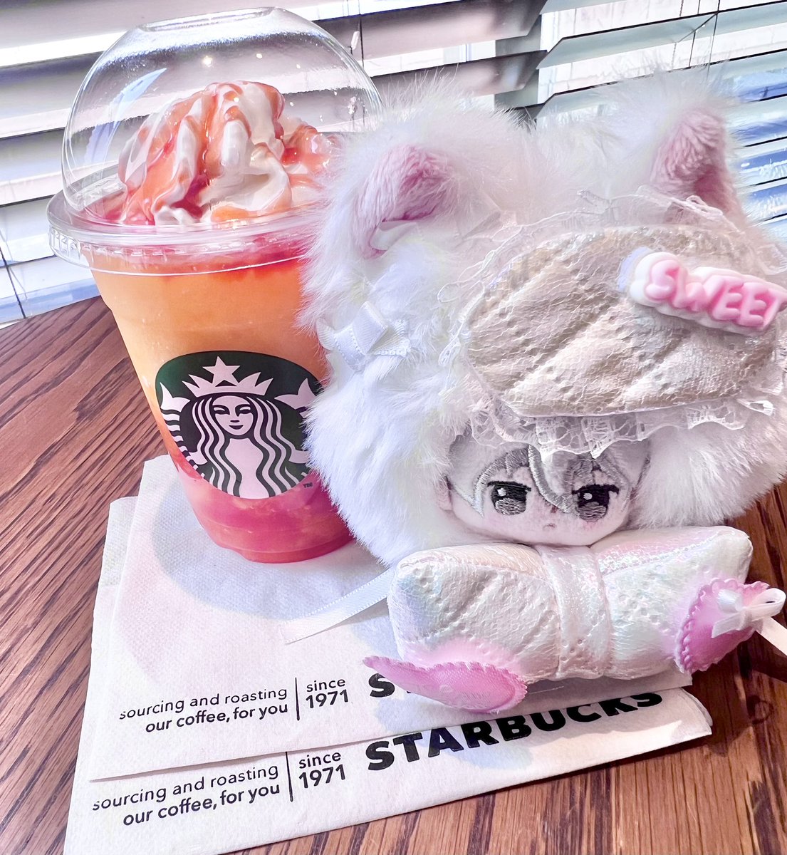 littleclo_set's tweet photo. ひさしぶりのカフェぬい活〜

modelぬい▷ほわぬい https://t.co/pA3inzVGEu