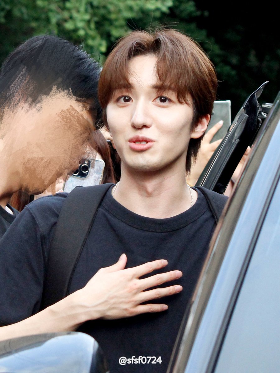 sfsf0724's tweet photo. 260725 죽은시인의사회 퇴근

대학생 같아ㅠ 너무 기여워💕

#SF9 #찬희 #CHANI #チャニ https://t.co/x3G1nXQ3cU