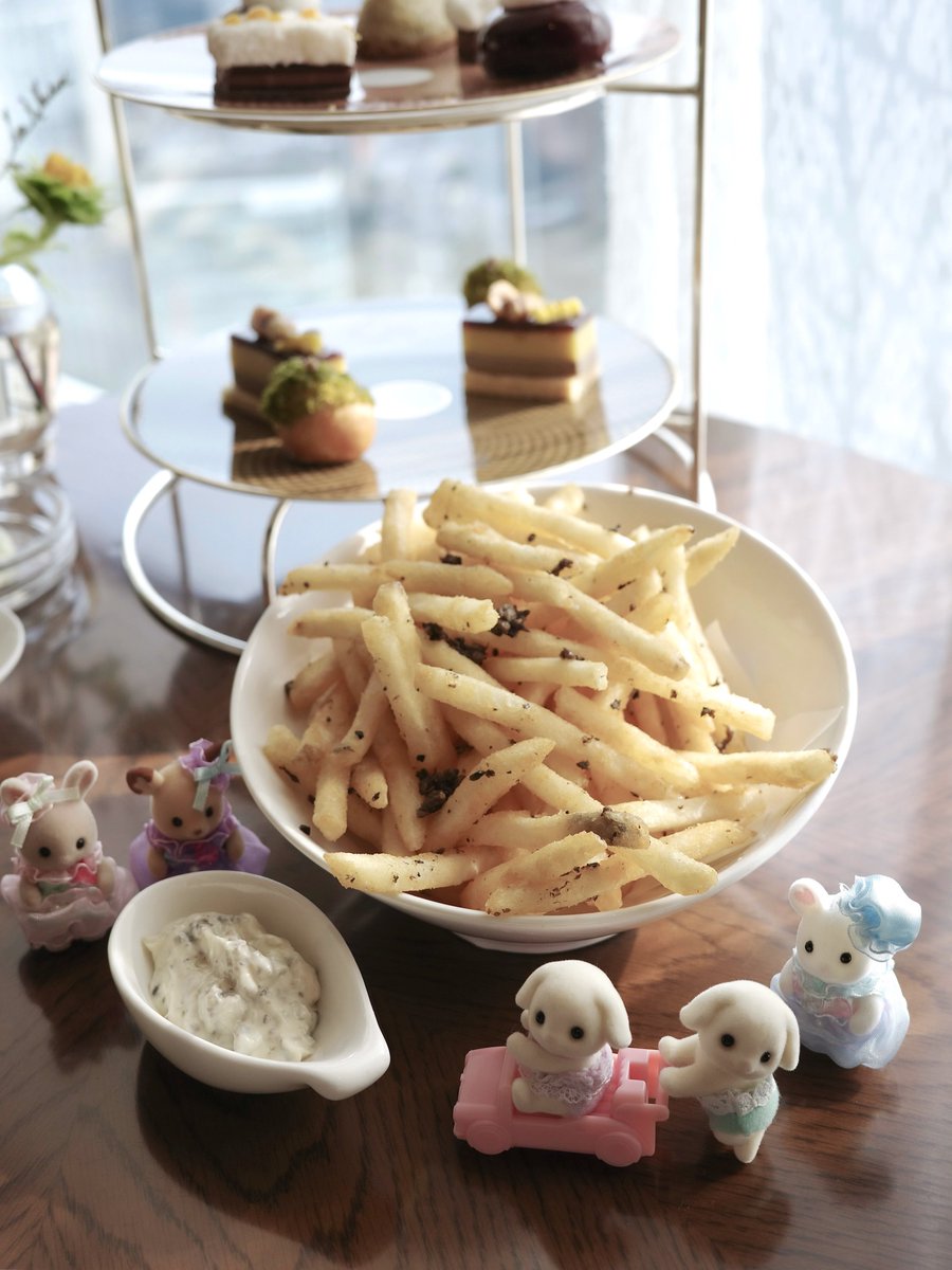 s2_oO07's tweet photo. マンダリンのアフタヌーンティーもトリュフポテトも美味しいからもっと定期的に行きたい՞⸝⸝>  ̫ <⸝⸝՞🌟⋆꙳ https://t.co/CnDUVLHMUD
