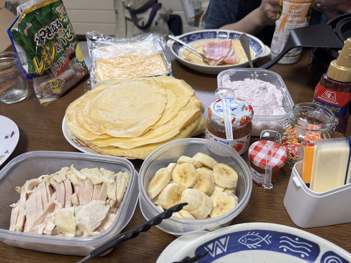cherryloveking's tweet photo. なめこがクレープ焼きまくってくれた！
ぼくはカスタードは作りましたよいつもならペロリの量で腹が満杯！くそっ https://t.co/sNrpMWlKcp