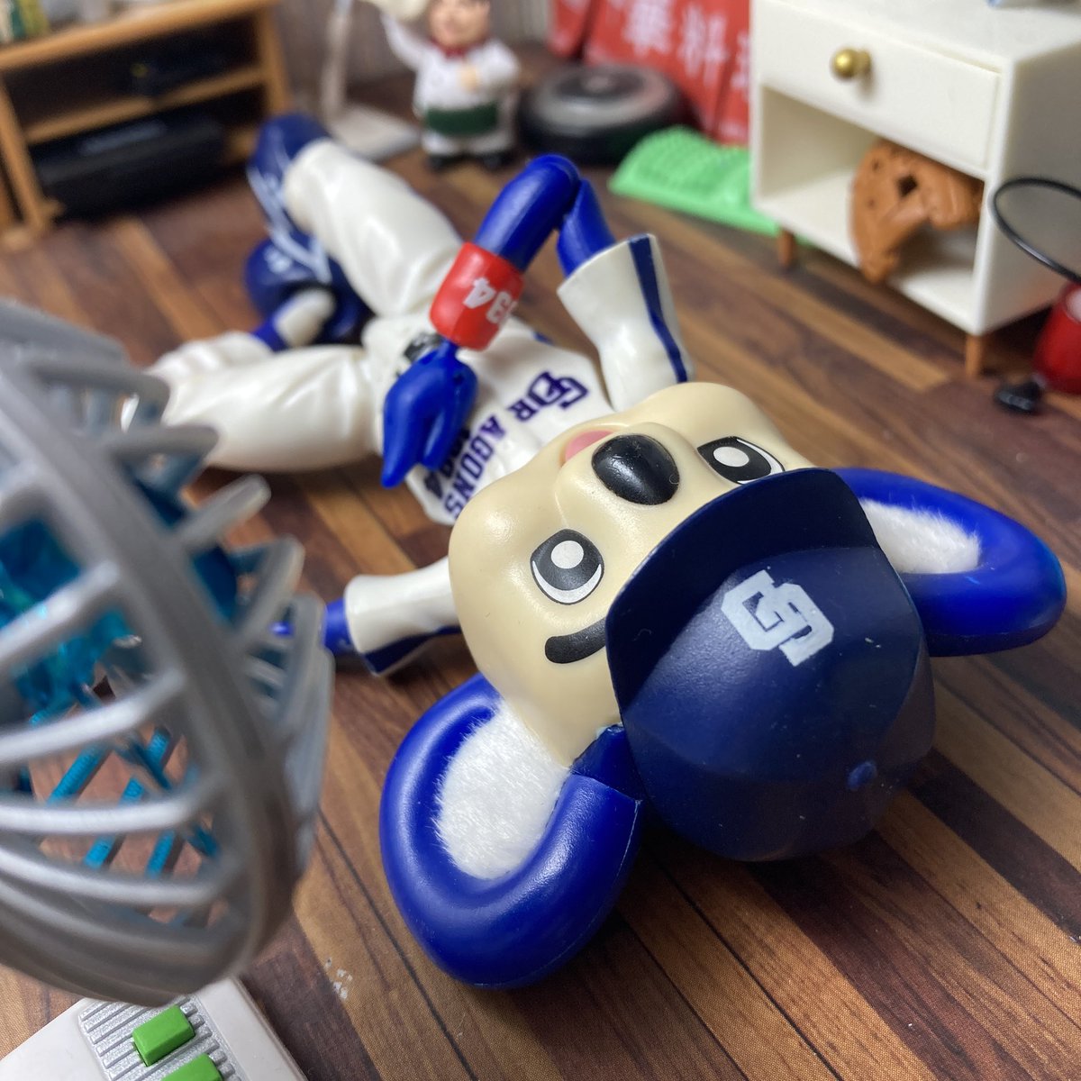 doalagohanbot's tweet photo. (いとう ﾊﾟﾜﾌﾙ たよれる ﾅｲｽﾋﾟｯﾁﾝｸﾞ!!!)
と思うドアラであった https://t.co/CEsFb0jBBM