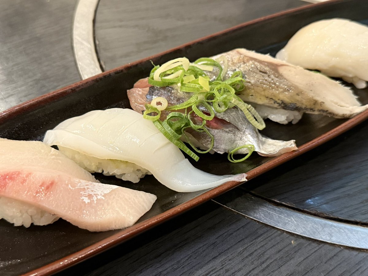 chuo_rapid_201's tweet photo. I'm at 虎寿司江坂店 江の木町8-27, Suita  https://t.co/9TfE49Y90a https://t.co/TG0xUtF1GG