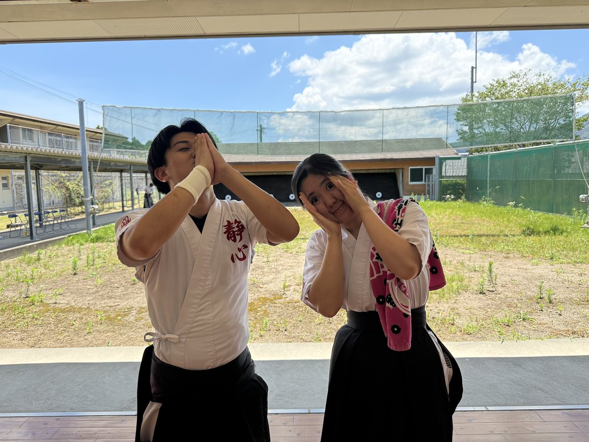tei_sei_IUK's tweet photo. また、今回の試合で、

谷口　俊輔（経済学部４年）
佐藤　愛澄（経済学部３年）

２０射皆中いたしました。
おめでとうございます🎉 https://t.co/yaeuMmrWBb