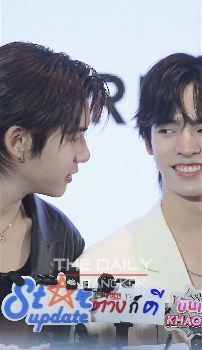 real_pntt's tweet photo. โทษนะ อันนี้สัมพี่ ๆ สื่ออยู่ป่ะ ? แต่ไม่มองกล้องหน่อยเหรอ 😳

BBB CHEMISTRY OF TTP
#TEETEEPORLABOFLOVE https://t.co/x4ttKL5OHd