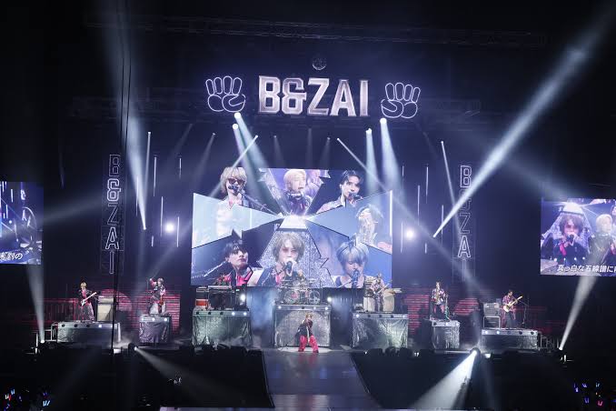 chiku645's tweet photo. 本日！

B&amp;ZAI LIVE 2026 Summer Beat
@[東京都] Kanadevia Hall

📡配信中！急げ！
👉https://t.co/PQaB0fXLrI

#BandZAI https://t.co/KbP4Z0vHq5