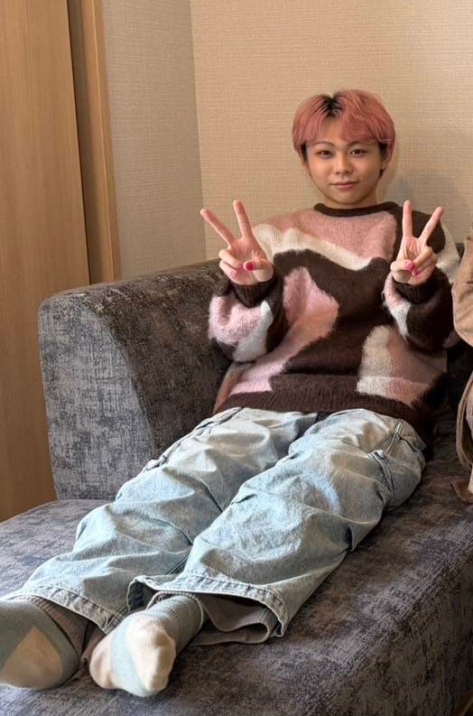 sabapan_0922's tweet photo. 最初の頃は借りてきた猫みたいだったのに、草津言った時にはもう謙虚抜け落ちてて好きw
たった数ヶ月で態度から、ごっそり謙虚消え去ってるの可愛いw https://t.co/UXen2yTbgk