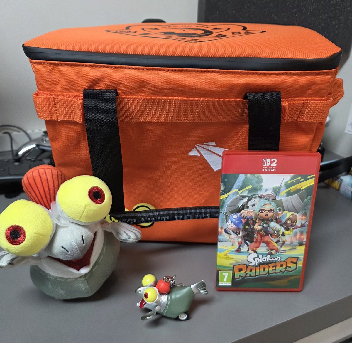Steyb_'s tweet photo. Otras cositas que me han llegado con el Splatoon Raiders https://t.co/vKpRolyATx