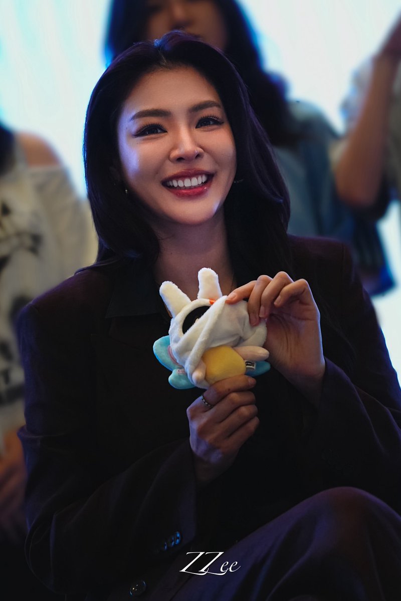 im_myouison2's tweet photo. Gender reveal? 😭 

FAYE FANSIGN AT MEISHAN
 #Sichuan1stFansignwithFaye https://t.co/7MMqIds3W4