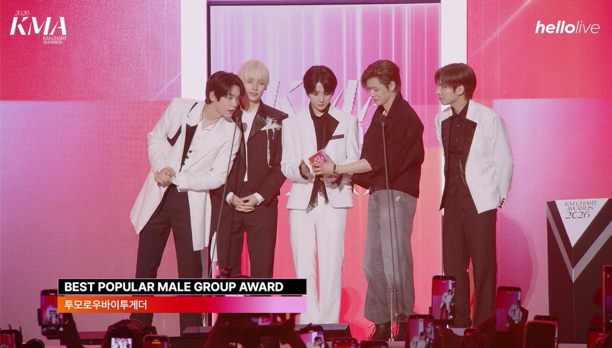 TXT_STREAM's tweet photo. 🏆투모로우바이투게더 KM CHART AWARDS 2026 베스트 인기 남자 그룹상 수상을 축하합니다🏆

#함께라빛나는TXT남자그룹상축하해 

위 해시태그와 함께 수상을 축하해주세요! https://t.co/8cSLViJRl1