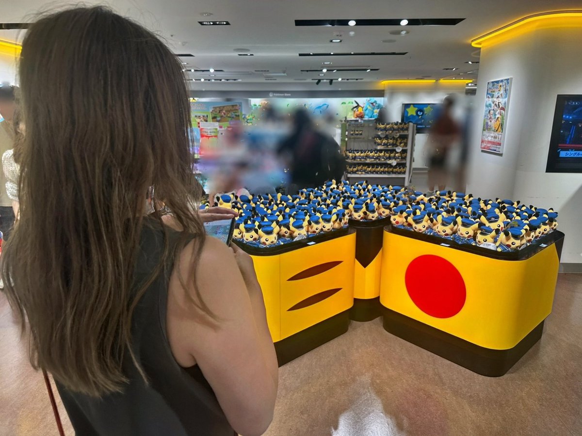 Chillming_'s tweet photo. #ポケモンGO

東京駅にててんこ盛りのピカチュウみつけたの、かわいいw https://t.co/GZnYKacb8j