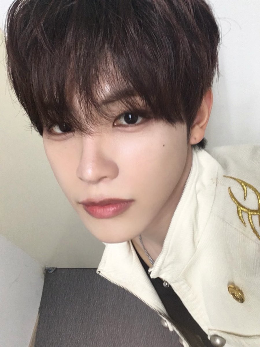 XODIAC_MEMBERS's tweet photo. [#규민🐶] 

👑

#XODIAC #소디엑 #GYUMIN #규민 #똑똑똑_귬이등장 https://t.co/5ZYxWj2VsG