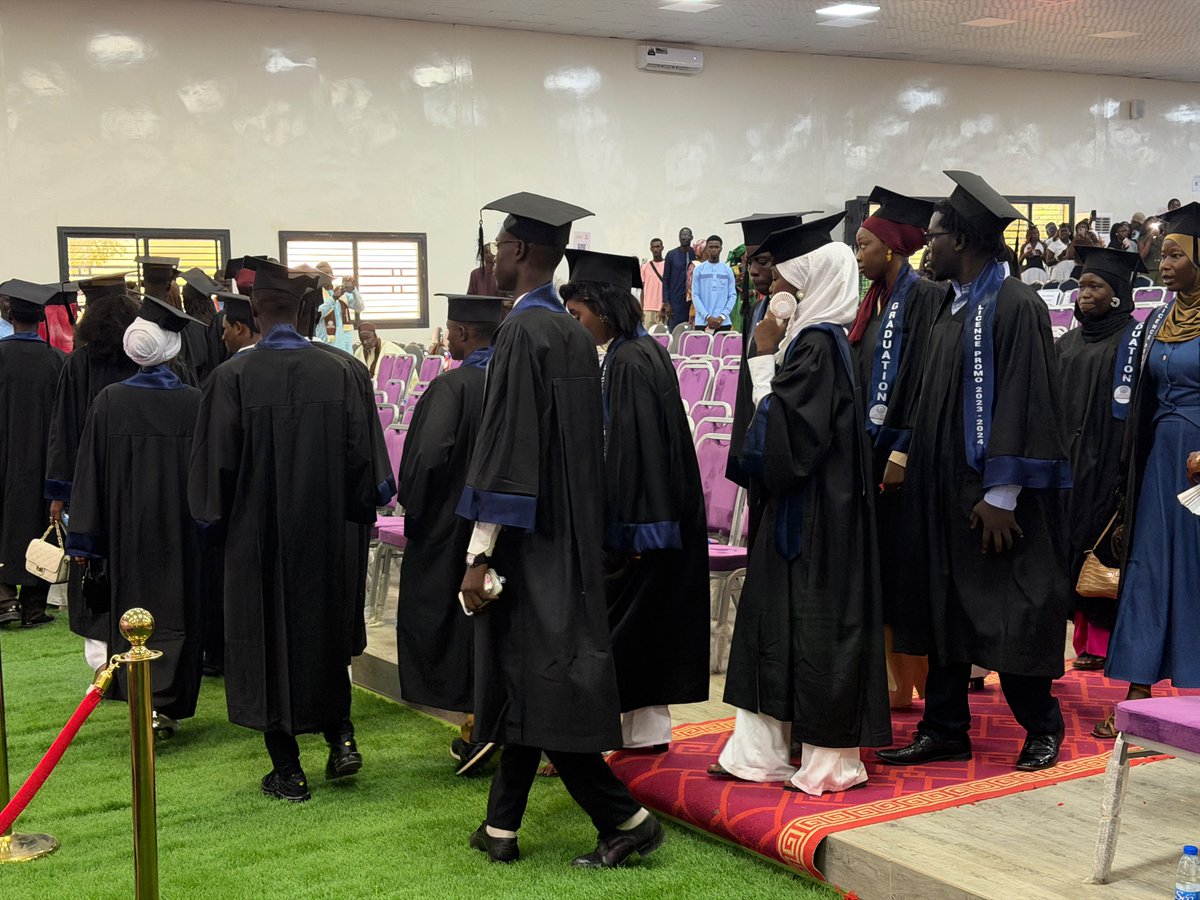 UGBSN's tweet photo. 🎓 La #GraduationUGB2026 est officiellement ouverte !
Aujourd'hui, plus de 600 diplômés de la promotion 2023-2024 recevront leur parchemin des mains des autorités universitaires.

📹 Suivez cette cérémonie historique en direct !

#UGB #UgbGraduation2026#Promotion20232024 https://t.co/SgXVghw9N3