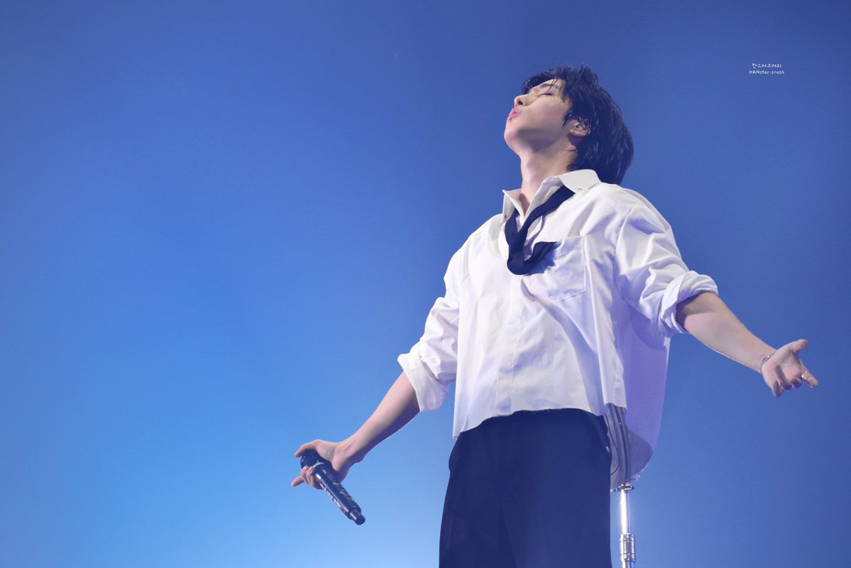 HAN_INTL's tweet photo. [🎥]RUN IT TOUR SEOUL D-1 

HAN looking so ethereal ✨✨

Pc credits: @HANster_crush 

#HAN  #한   #ハン  #한지성
#StrayKids #스트레이키즈 https://t.co/QXMaZzos4W