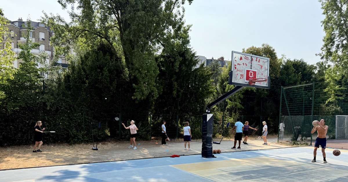 mapavx's tweet photo. Rejoignez-nous les samedis de 10h à 12h au Square Calmette pour des  activités sportives gratuites et conviviales ! Au programme : 
-Gym douce, Marche nordique, Tir à l’arc et Badminton
Venez bouger, vous détendre et partager un moment sportif en plein air ! @Paris_Habitat @_RIVP_