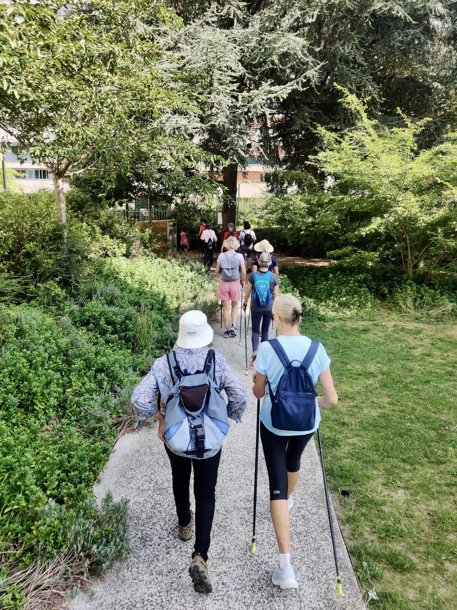 mapavx's tweet photo. Rejoignez-nous les samedis de 10h à 12h au Square Calmette pour des  activités sportives gratuites et conviviales ! Au programme : 
-Gym douce, Marche nordique, Tir à l’arc et Badminton
Venez bouger, vous détendre et partager un moment sportif en plein air ! @Paris_Habitat @_RIVP_