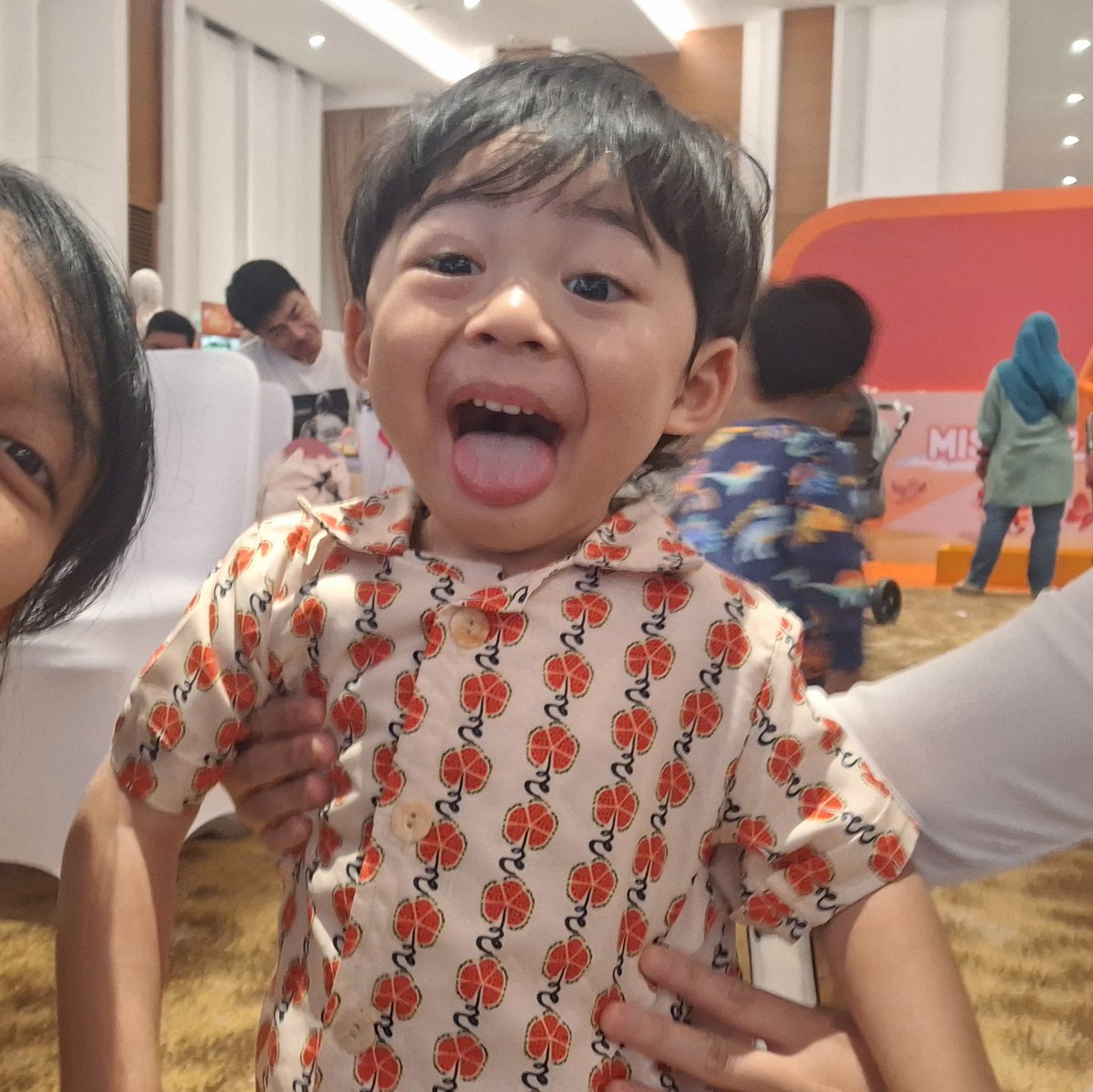 simiismi_'s tweet photo. Capek bener sabtu ini, pagii ke kantor siang ke acara. Tapi gapapa aku ketemu awoo lucu gemess❤️ https://t.co/LF89kqajmX