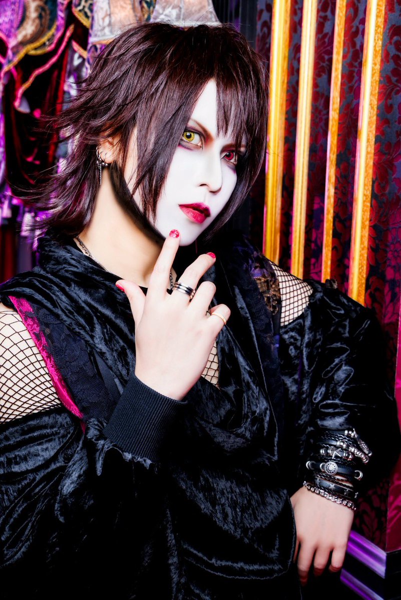 azami_official's tweet photo. ◤◢◤個人アー写公開‼︎◢◤◢
✨Member Visual初解禁 第一弾✨

Guitar.アメ
@azami_ame 

Bass.やみー
@azami_yamy

#アザミ #ヴィジュアル系 #V系 https://t.co/QxpxW6oMe1