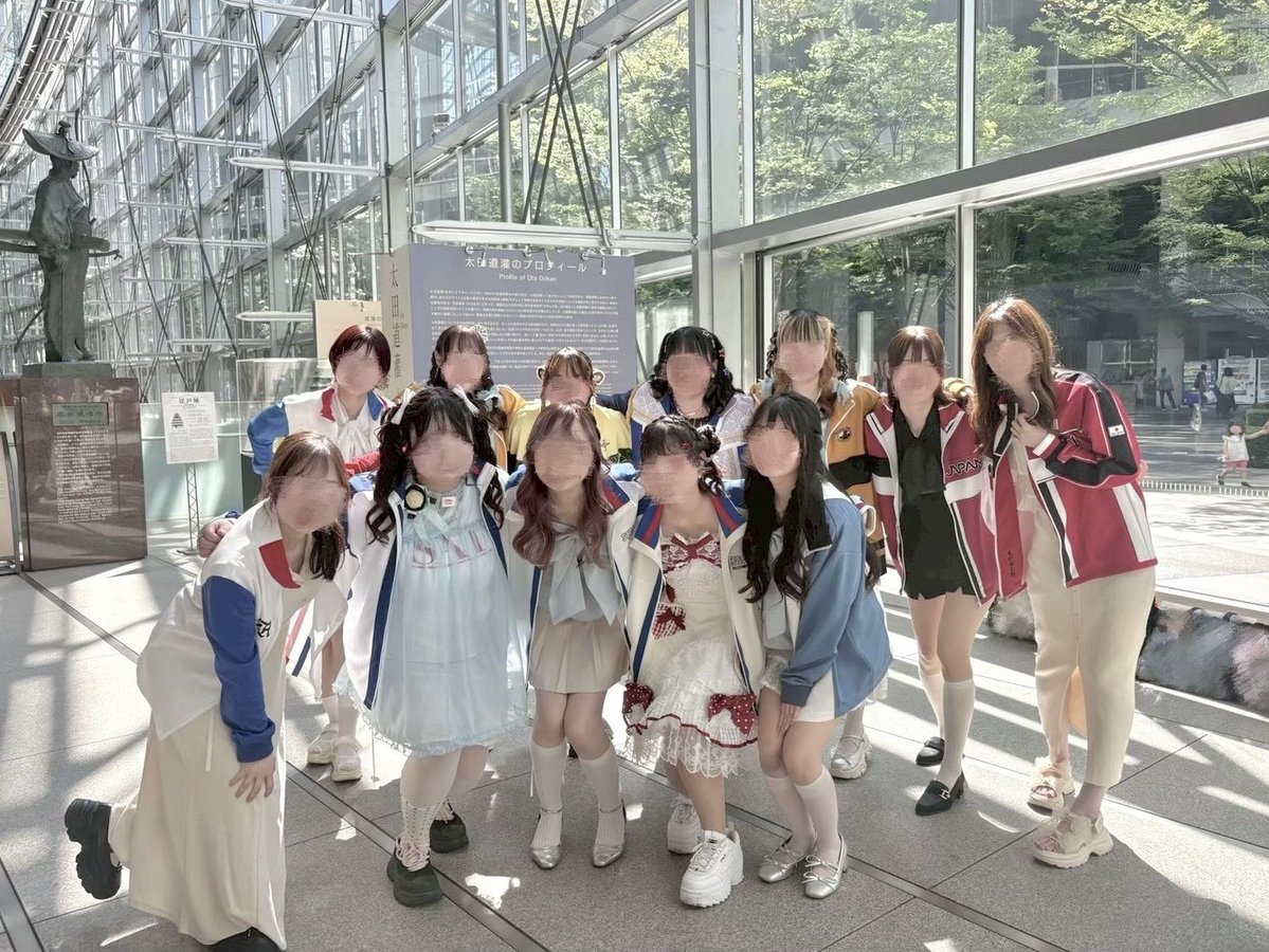 byulcha__'s tweet photo. #テニサミ
テニスで繋がったみんなと一緒に喜びを共有できて幸せな一日でした✨✨✨ 好きな人からの「ありがとな」って言葉が本当に本当に嬉しかった。これからもテニスの王子様と許斐先生と向日岳人さんのことが大好きです🫂🤍
たくさんの素敵なサプライズをありがとうございました🌻 https://t.co/K6ab0ERFJR