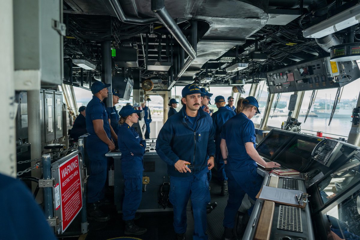 US7thFleet's tweet photo. #ICYMI: Legend-class cutter USCGC Midgett navigates the channel of Jeju Island following a maritime exchange with the Republic of Korea Coast Guard. Interoperability with regional allies supports ever-stronger defense of peace and stability.  

#USCG | #US7thFleet https://t.co/rjXeO3CY8e