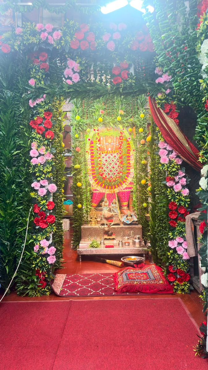 rajakatrabalaji's tweet photo. सिद्धपीठ राजाकटरा, कोलकाता वाले श्री श्री पंचमुखी हनुमान जी का संध्या श्रृंगार एवं दिव्य दर्शन।
दिनांक 25 जुलाई 2026, दिन - शनिवार।

बाबा आपकी सभी मनोकामनाएं पूर्ण करें। https://t.co/YsgzE6X64S
