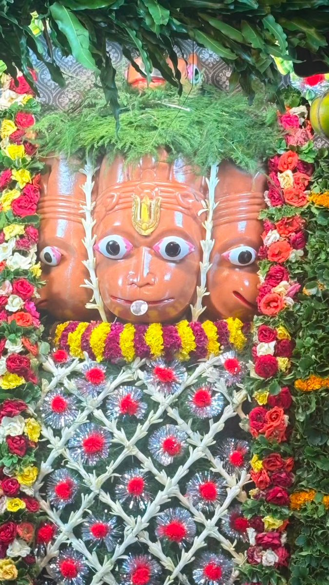 rajakatrabalaji's tweet photo. सिद्धपीठ राजाकटरा, कोलकाता वाले श्री श्री पंचमुखी हनुमान जी का संध्या श्रृंगार एवं दिव्य दर्शन।
दिनांक 25 जुलाई 2026, दिन - शनिवार।

बाबा आपकी सभी मनोकामनाएं पूर्ण करें। https://t.co/YsgzE6X64S