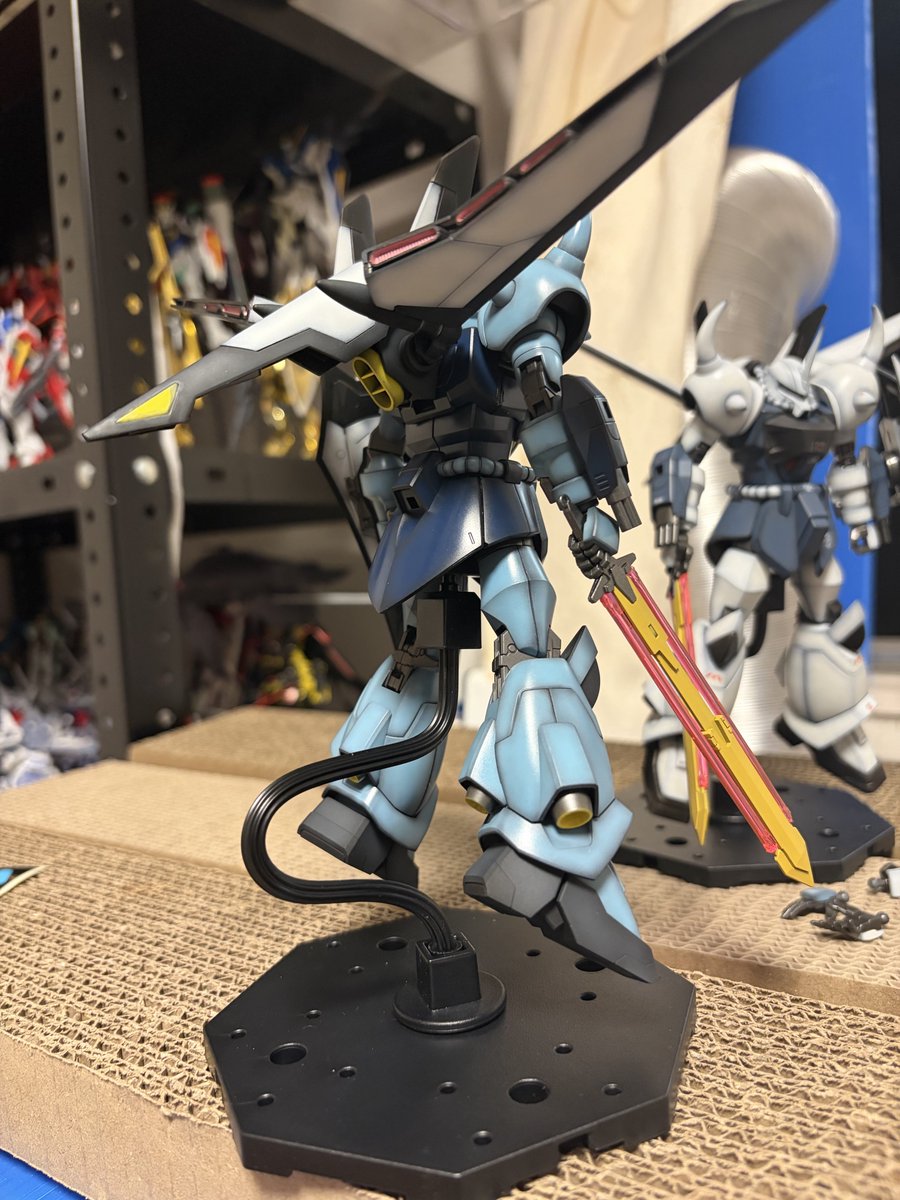 noname_knc's tweet photo. グフイグナイテッド量産機、塗装まで終わりました☺️

先日のイザーク機と同様に黒立ち上げからのグラデーション塗装です✨

スミ入れとトップコートは後日！

次はハイネ機でグラデーション塗装します👍

#ガンプラ https://t.co/gZzkwZ1G2V