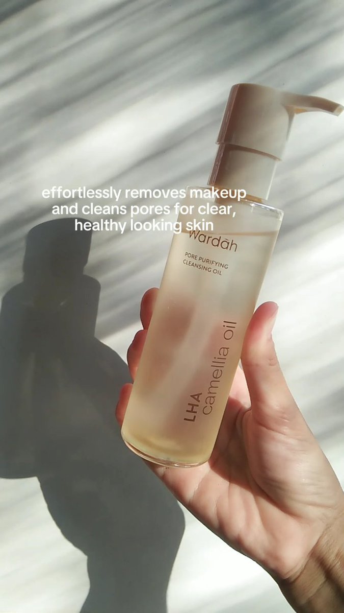auizqha's tweet photo. bersihin makeup jadi effortless pakai cleansing oil https://t.co/AxOwMGNVhF