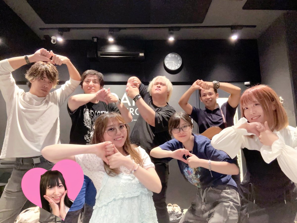 sazame_418's tweet photo. ＼ いよいよ明日❣️／

お昼に唐揚げ食べてカラオケ楽しんだら
夜は賑やかにお祝いライブパーティー🎉✨
ライブはこのメンバーでお待ちしてます🫶🏻
ちゃんりー祝30歳を祝う大舞台
ぜひ最初から最後までお見逃しなく.ᐟ.ᐟ

滑り込み予約･配信購入まだまだ受付中💌
みんなで全力お祝いするぞ〜💐 https://t.co/4qVeWSrlIy