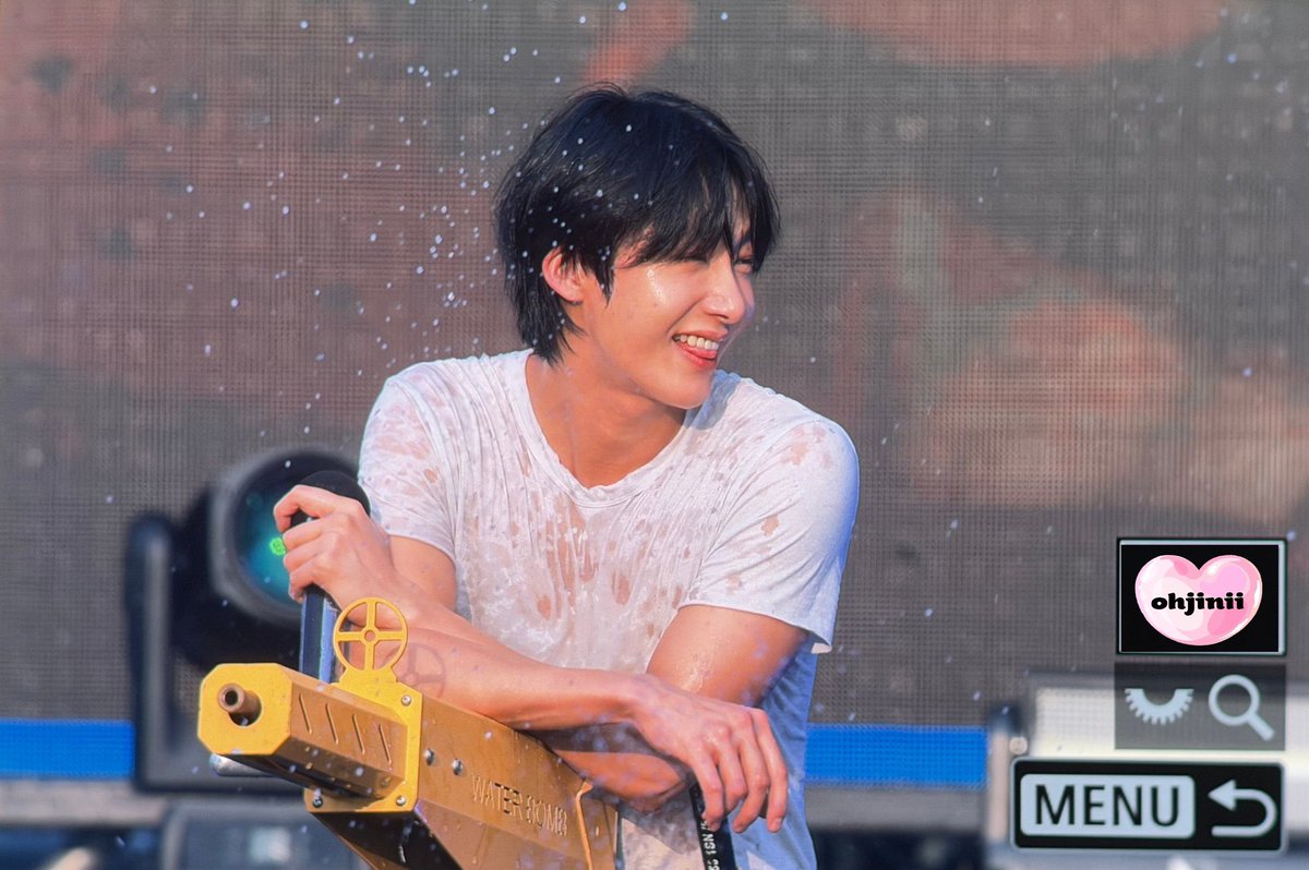 hyungwonspace's tweet photo. hyungwon at waterbomb seoul #형원 📷 https://t.co/gY5wFAX2sU