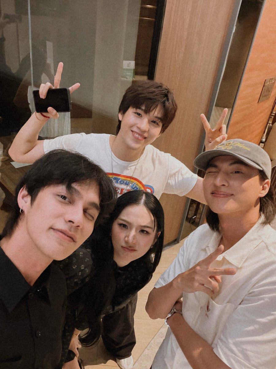 mixch_carbonara's tweet photo. เดอะแก๊งสุดเท่ 😎🤜🏻🤛🏻

#skywongravee https://t.co/WRtOXYJ9sd
