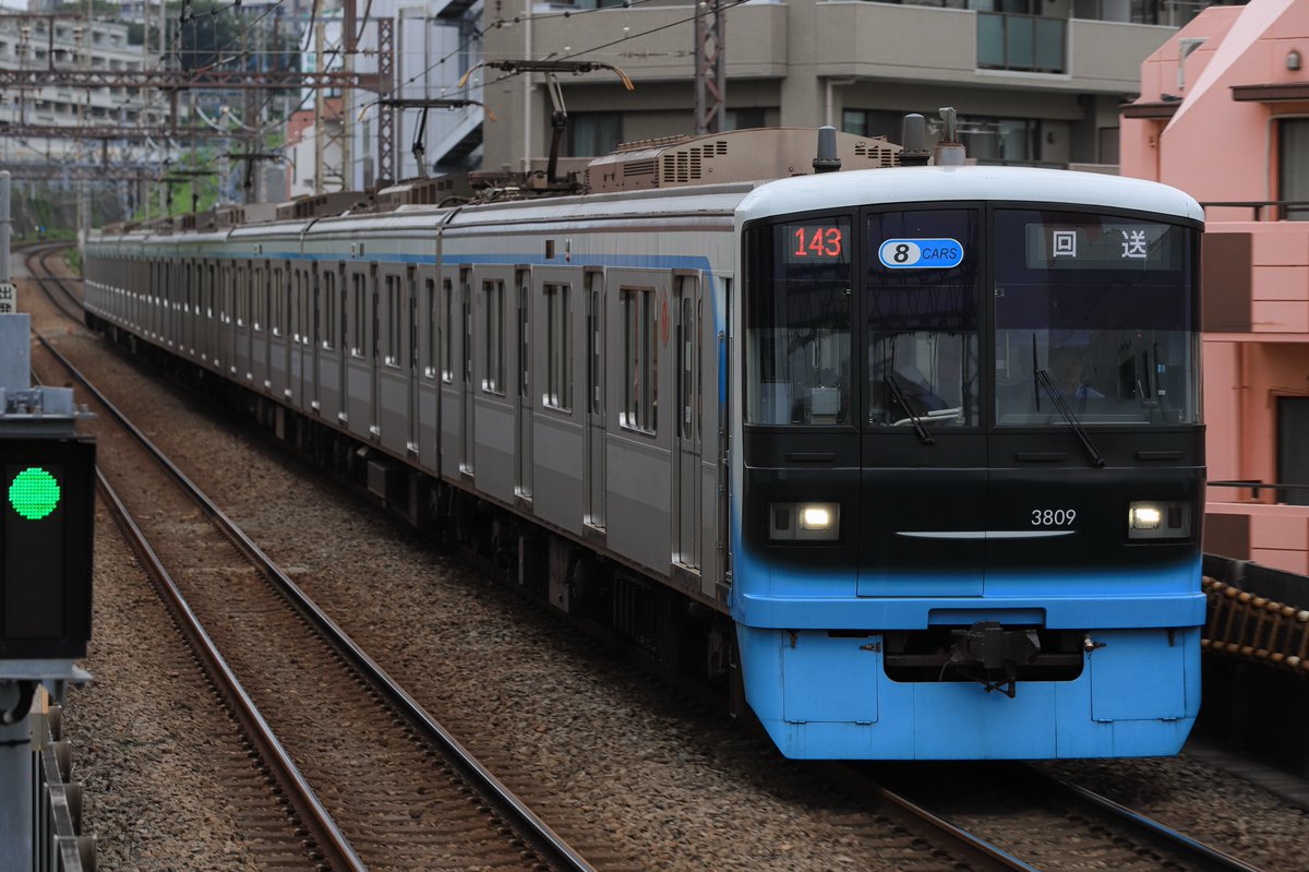 梶_ tweet media