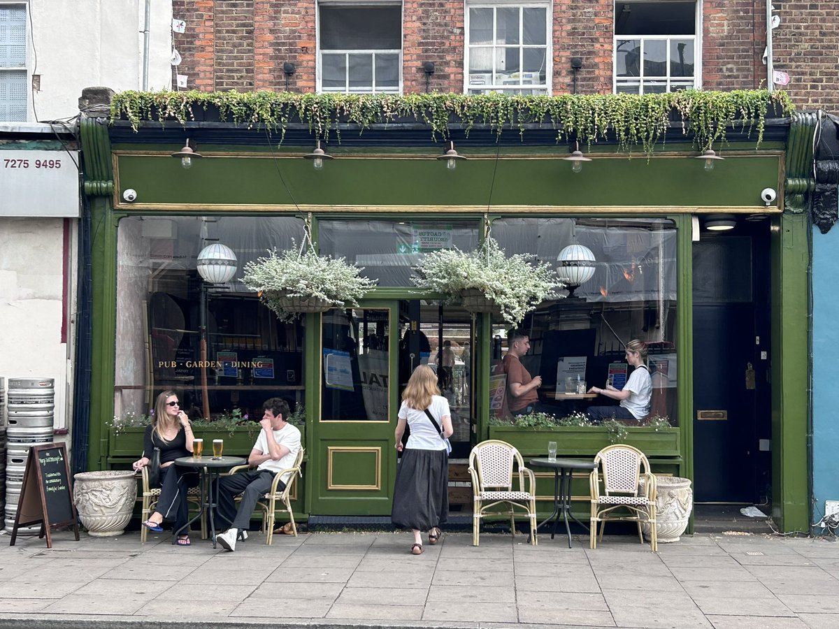 PubsSaving's tweet photo. The Mary Wollstonecraft, 181 Stoke Newington Church Street #N16 Reclaimed vintage furniture, brown leather seating, bespoke artwork, relaxed garden space. Great beers & ciders from independent breweries. Well done to Nick (The Robin), opening his second pub! #newpubs #caskale https://t.co/xqC8j6pWik