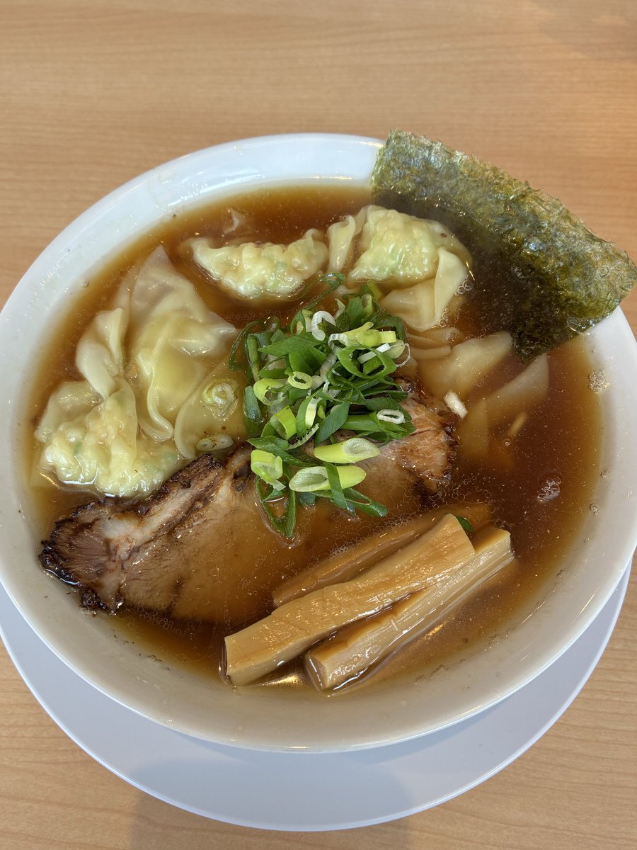 RAMEN_Naa's tweet photo. 海老ワンタンそば
ワンタンがヤバ美味だった🦐
#ブルアカラーメン部 https://t.co/JzYvS98Gvu