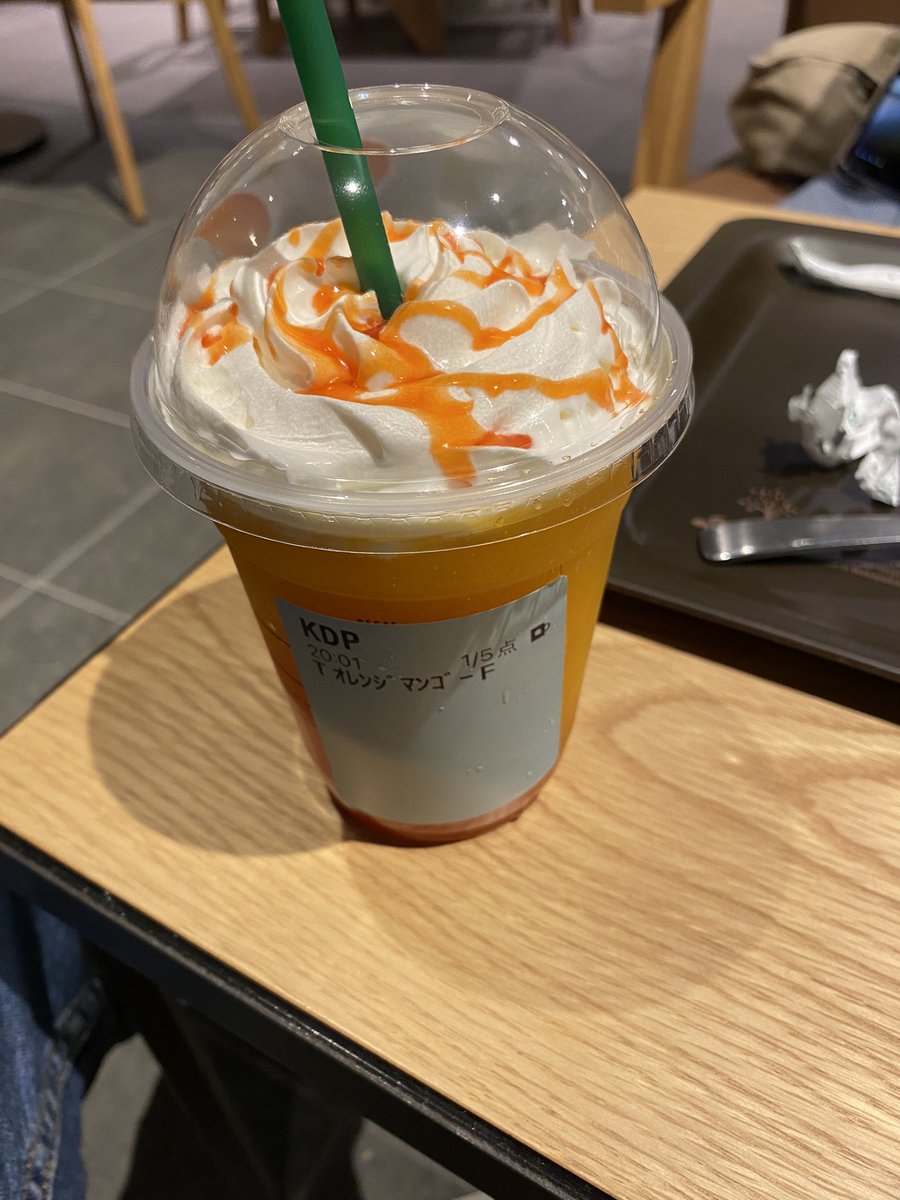 KDP0212's tweet photo. 親子3人でスターバックス😊 https://t.co/nOU9nbvRiM