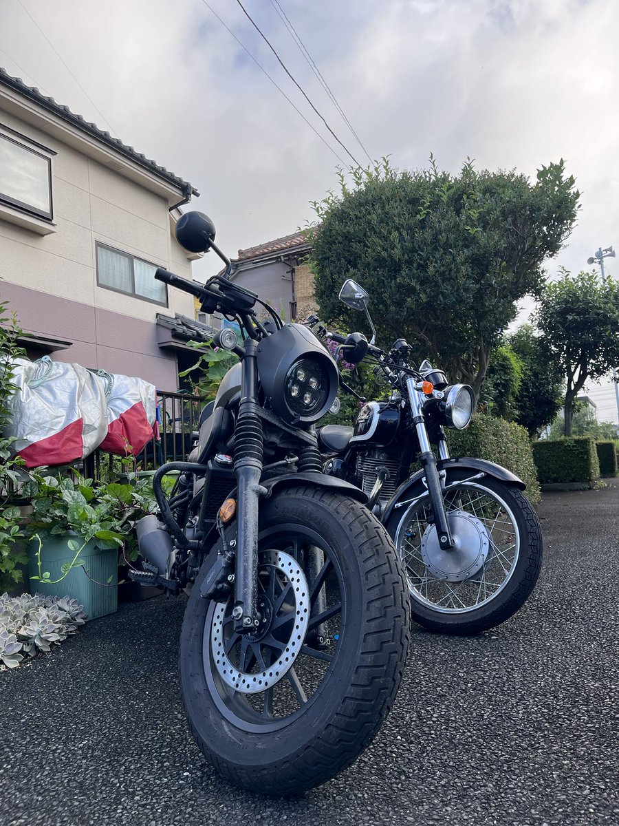 yoko19961's tweet photo. 妻との27回目のツーリング。コースは、ハートブレッドアンティーク 鶴ヶ島店でモーニング、東松山市大谷のオランダ「風車」、丘の上のカフェHeuvel、東松山カフェ 花ス五六、諸事情で醤遊王国 本店は、取りやめました。Heuvelは、桜並木のさきにあり、今の季節も良いですが、その季節にも来たいです。 https://t.co/IgIvSgGPab