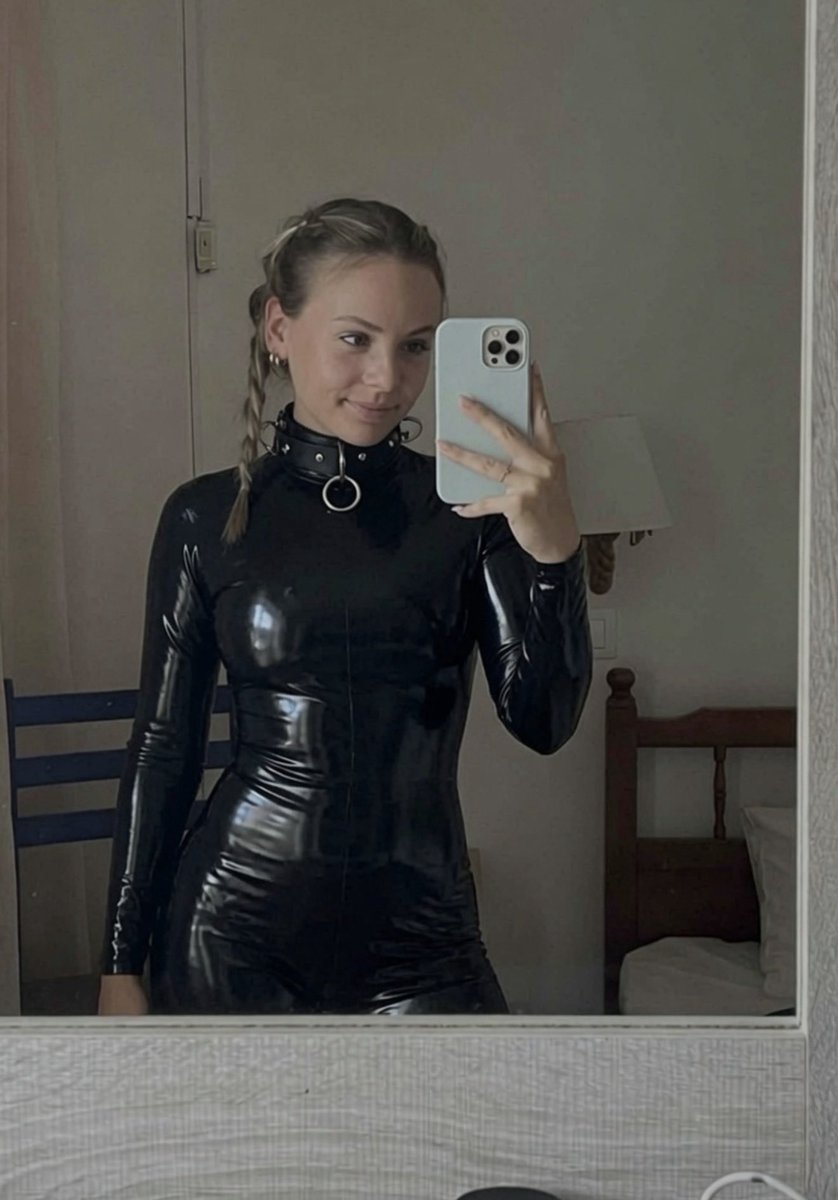 LatexGoddesRoxy's tweet photo. 🌀DRONE TRANSFORMATION🌀

🖤WELCOME TO YOUR NEW LIFE🖤

#clicksluts #techdom #leather #Latex #findom #paypig #hypno #kidslox https://t.co/Vbaj1p9ud8