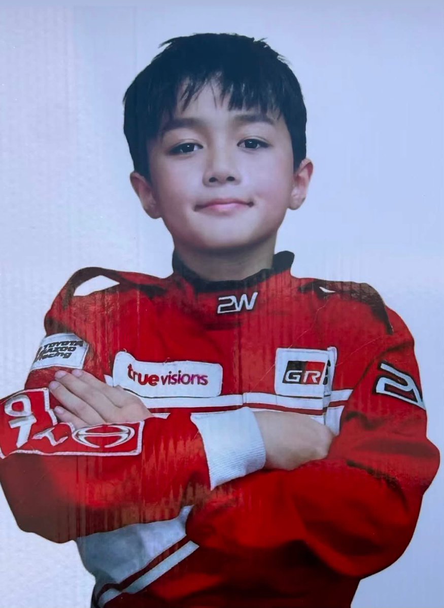 jsmtjyygyjbbjb's tweet photo. อนาคตนักแข่ง F1 https://t.co/bvtQeR1Khz