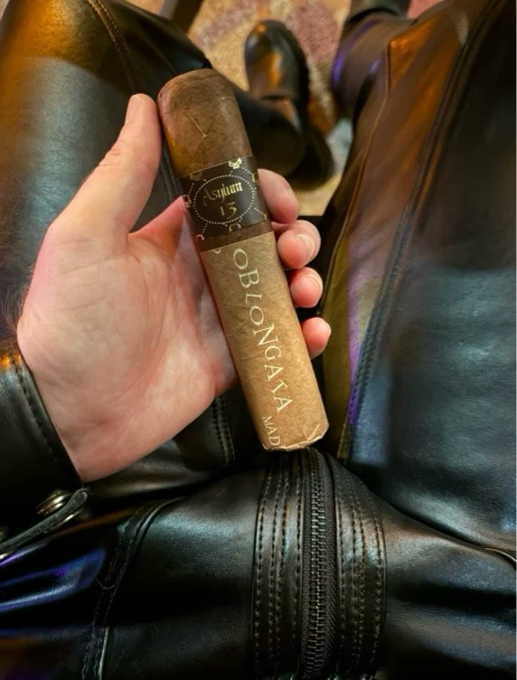 leathersmoker92's tweet photo. I just received Oblongata Cigar from allesandro via Throne. Thank you! 😈🔥https://t.co/EGrxAGu8CU #Wishlist #Throne https://t.co/Ixl1hCEWOw