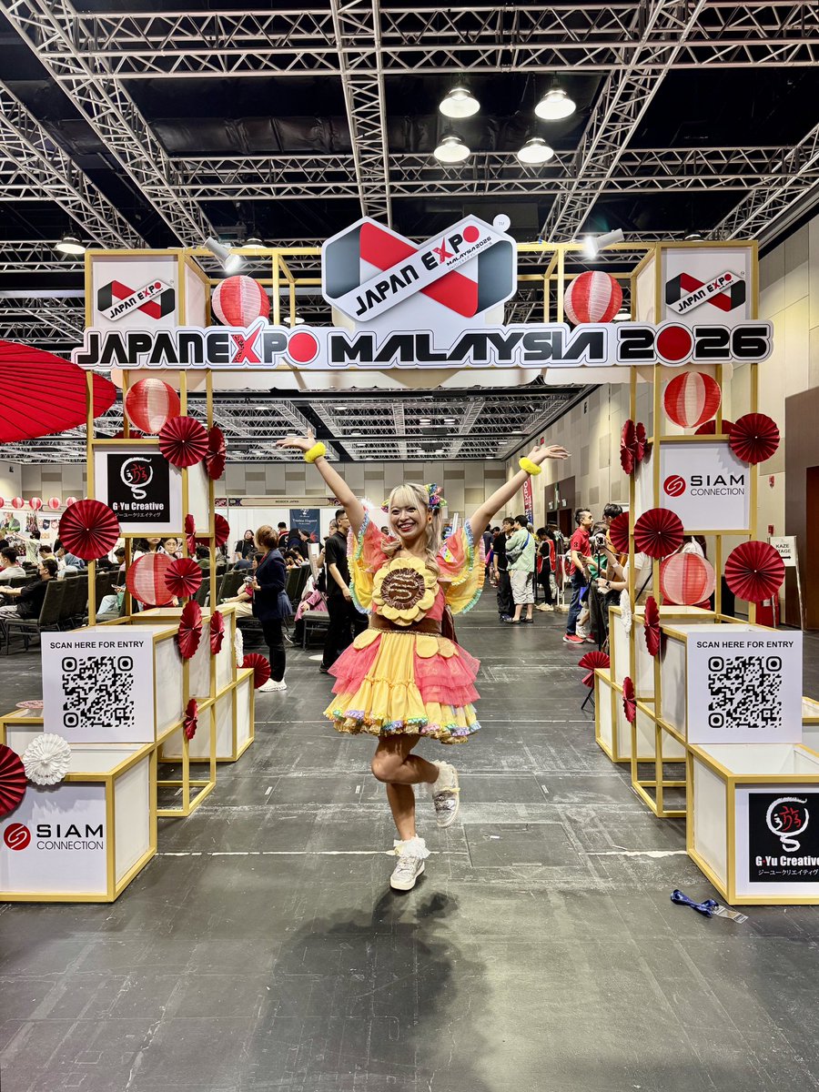 himawaridaa's tweet photo. JAPAN EXPO Malaysia 2026
1日目終了🌻🌈✨

マレーシアで���初ライブ！
マレーシアの皆さんにあたたかく迎えていただけて嬉しかった🥹❤️

そして、2018年ぶりにJAPAN EXPOという大舞台に帰って来れて光栄🥲✨

みんなのおかげでここまで来れた！
本当にありがとう🥹🌻✨

#中野向日葵超絶最強伝説 https://t.co/wwZ2cVMiE8