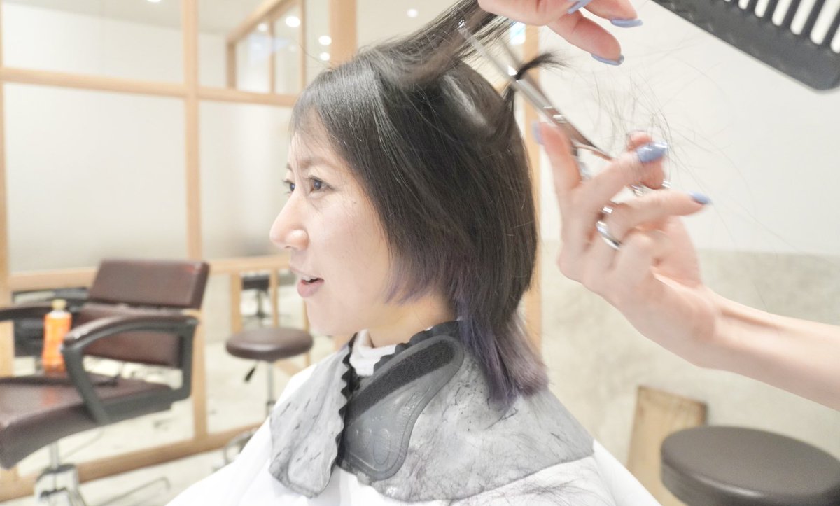 ChangeforBeaut1's tweet photo. 本日は声優を務めるモデル様の劇的大変身に密着し、撮影を行いました📷

長年伸ばしたロングヘアをウルフヘアにカットし、雰囲気が一気に変わりました💇‍♀️ https://t.co/nM6ecPsWIN
