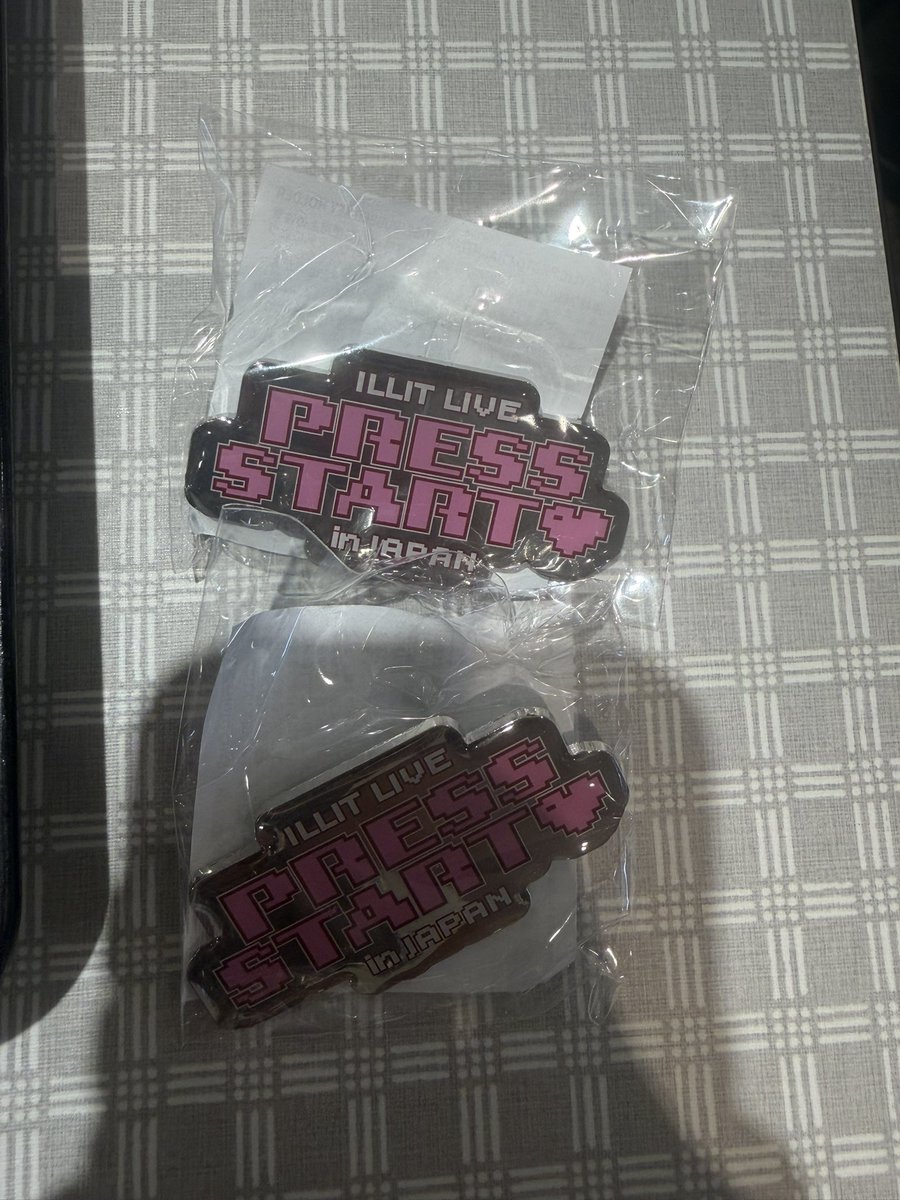 3ymy08's tweet photo. ILLIT pressstart カプセルトイ　交換
アイリット
東京

譲）モカ、ロゴピンバッジ

求）ミンジュ、イロハ

郵送にて交換希望です

お気軽にお声掛けください🙌 https://t.co/e72brE5Fci