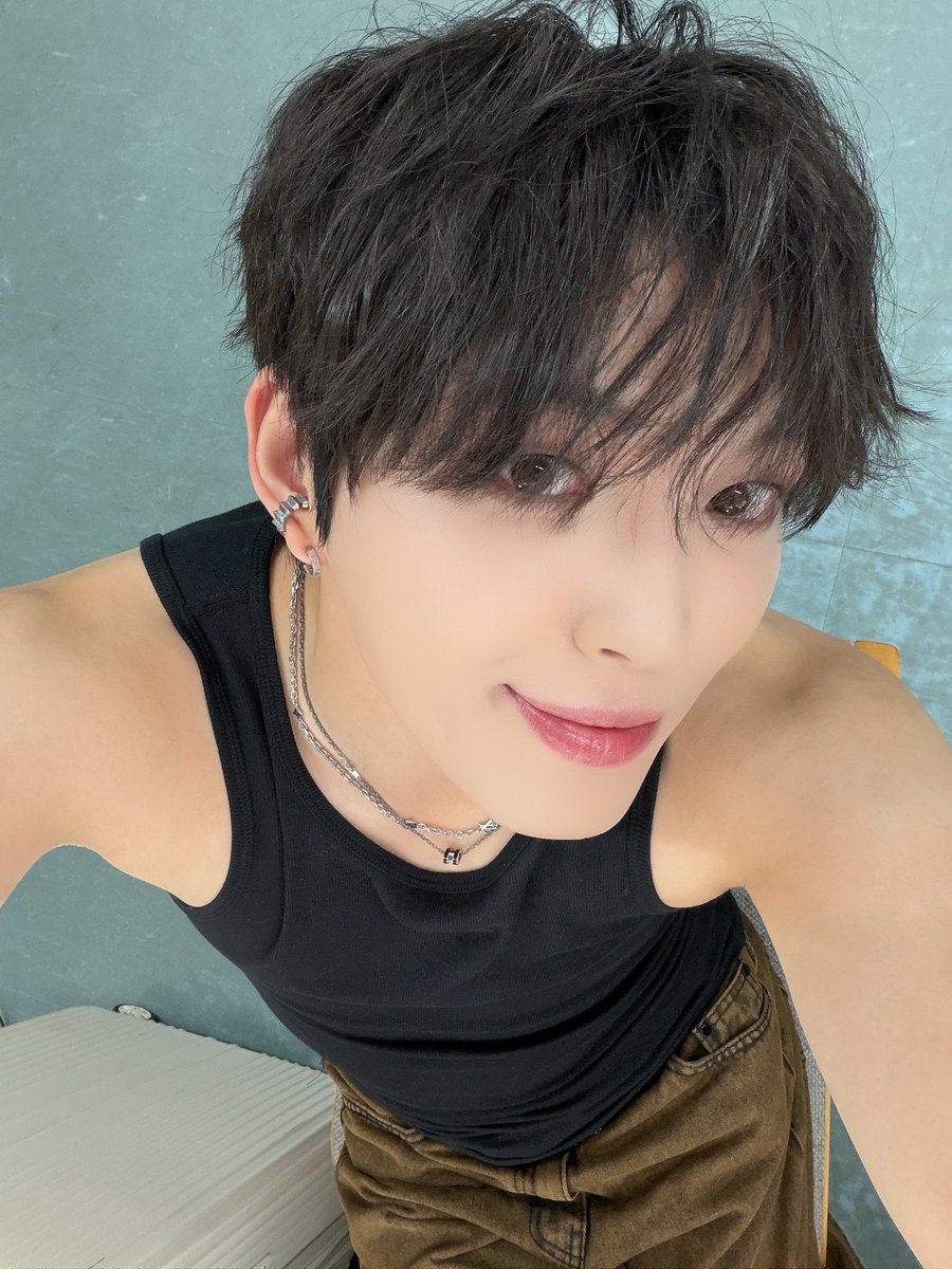 DKB_japan's tweet photo. [DKB]

メンバーからセルカが到着🤳🏻🖤

#DKB #다크비 #ダークビー
#D1 #GK #HEECHAN https://t.co/hsIjP4oxn0