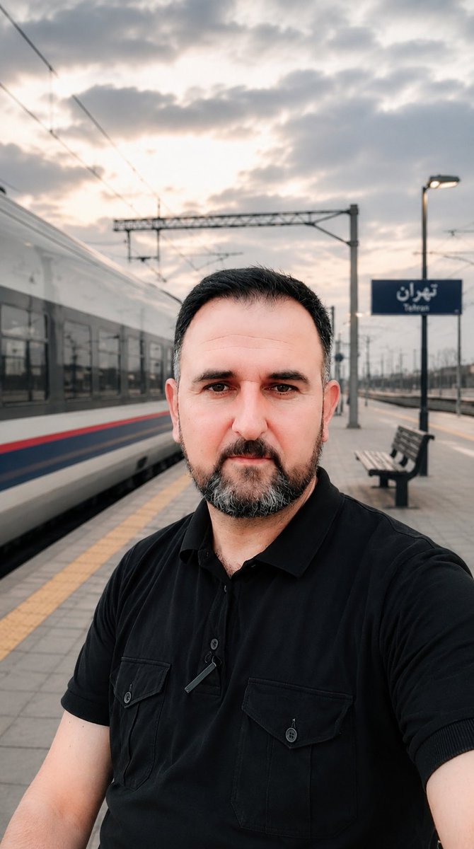 braimrasull's tweet photo. بێدەنگی بەرزترین پلەی ئەدەبە؛
مرۆڤی بە ئەدەب، پێویستی بە زۆر قسە نییە، کردارەکانی قسەی بۆ دەکەن....

Ibrahimrasull https://t.co/Il5E7mAkTR