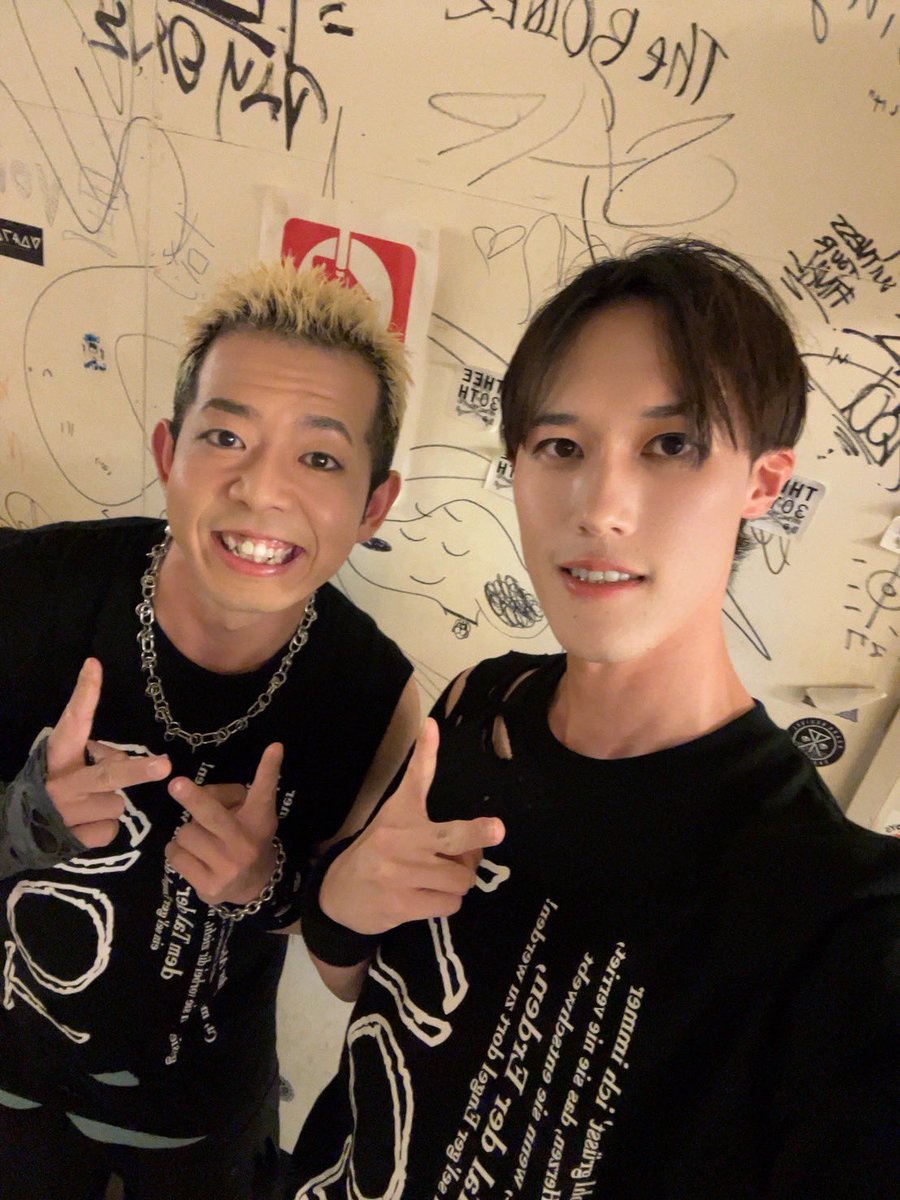 BtnxNewhip's tweet photo. #小林太郎 presents
SPECIAL LIVE "RIOT"
￣￣￣￣￣￣￣￣￣￣
昼夜2公演「兆」&amp;「翳」
がっつりパフォーマンスさせていただき、がっつり楽しませていただきました！

ここまでフューチャーしてもらって幸せな時間だったなぁ…
今夜はまだまだ余韻に浸ります！
皆さんも感想お待ちしてます😌

#RIOT https://t.co/6Ey4Ke1mUK