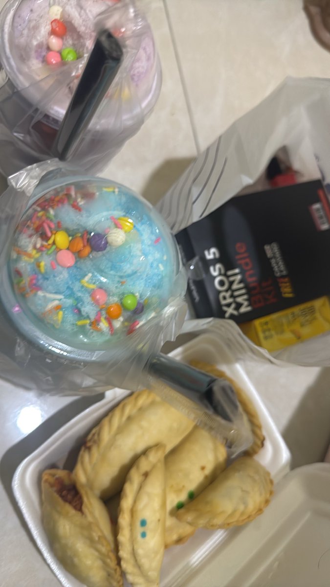 applefak4's tweet photo. mukbang pt 2 hari ini + vape ahahaah https://t.co/0Y8UL1W2IL