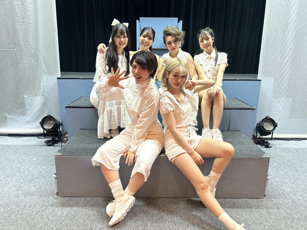 hinahinase_'s tweet photo. #スタントウーマン26
3公演目！
ありがとうございました〜！！

初めてサイン会でご挨拶できた方もいて、とてもとても幸せでした😭🫶
さて明日で最後。
行っくぞーー！！

SATリーダーズ、河合さん、アキ、マリーさんで大集合Happy🥰 https://t.co/9yaiRoFrhY