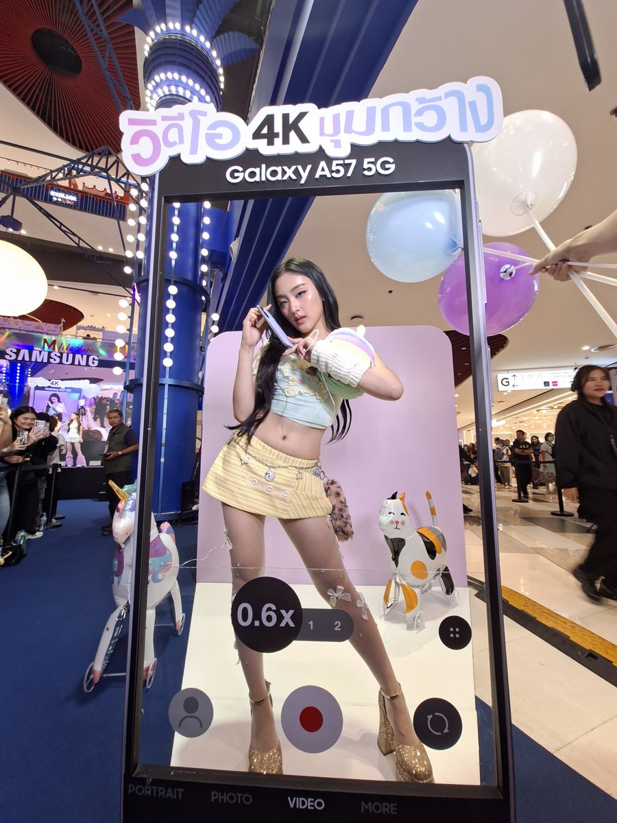 SamsungThailand's tweet photo. ทีม B อย่าไปยอม 🤭
#Galaxyx4eve #GalaxyA57 #Samsung https://t.co/9O1Veknftv