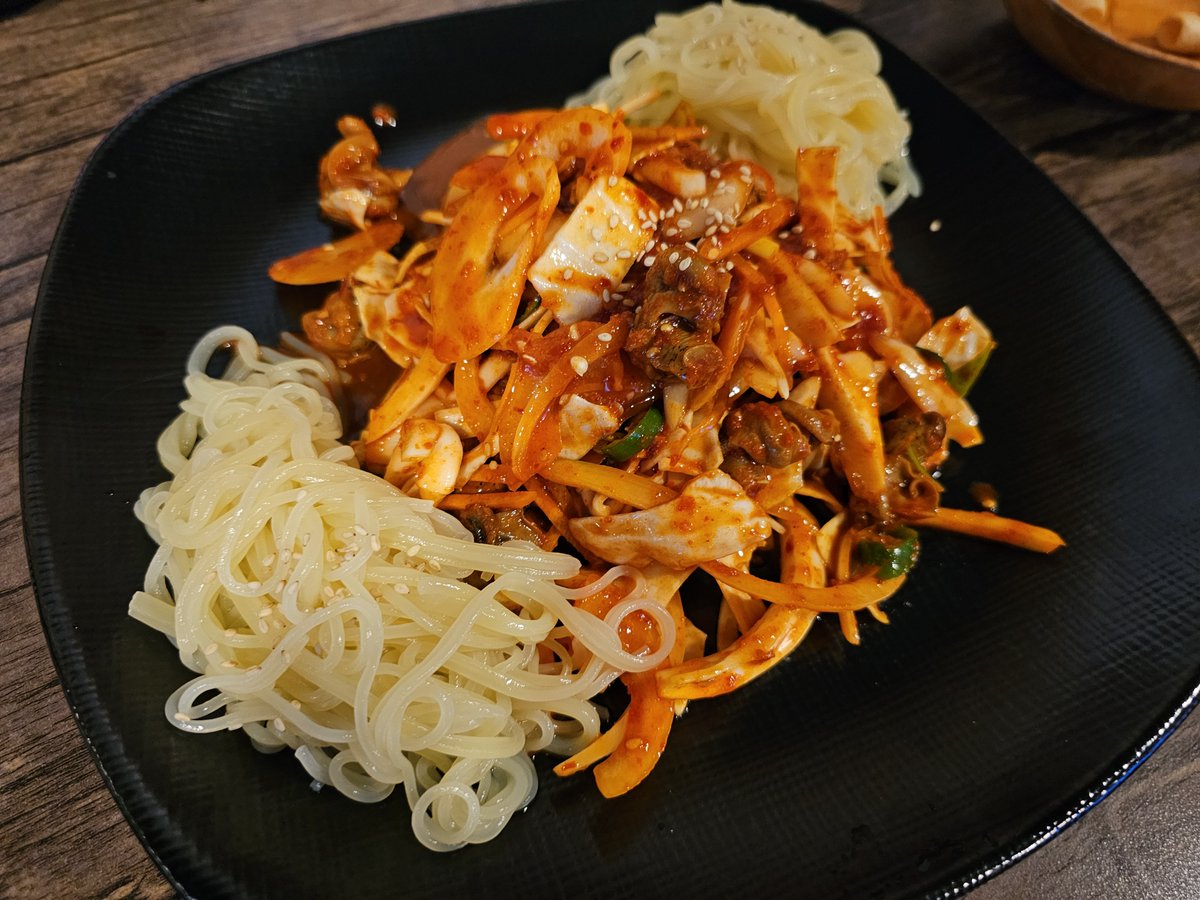 IiveApple's tweet photo. 오랜만에 맛저맛저💕
복날에 치킨!! https://t.co/26FMzrZ2nk