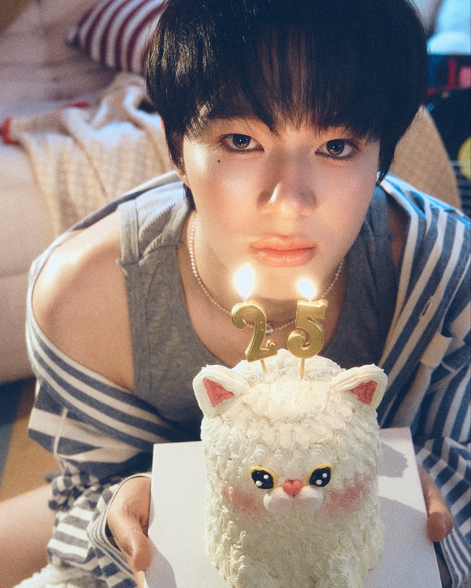 CwrNew's tweet photo. HBD 🕐 : 25/07 🙋🏻‍♂️ : 25 🐈 : 5
NUNEW 25th BDAY
#25HBDNuNew https://t.co/tZVNSXziJt